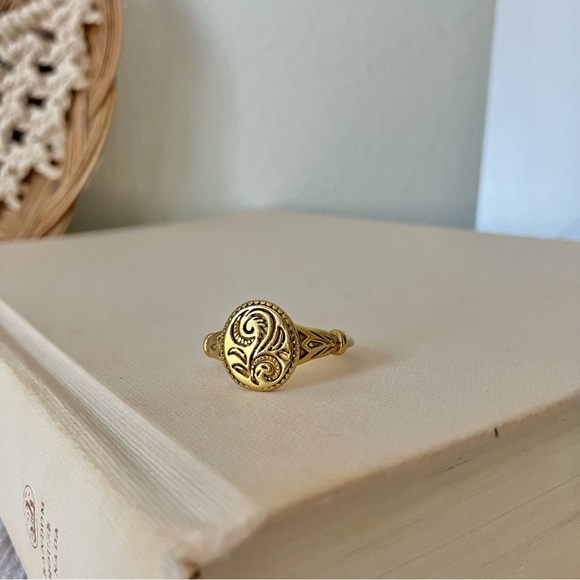 Gold Floral Signet Ring “Benecia” Victorian Oval Flat Bohemian Femme - Picture 2 of 12